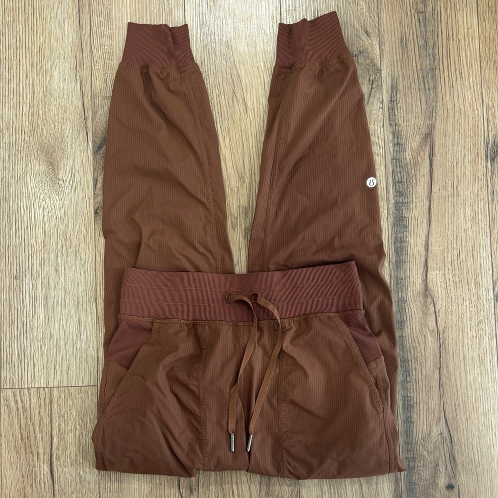 Lululemon Dance Studio Mid Rise Joggers In Roasted Brown Size 2